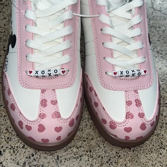 Disney Valentines Sweetheart Mickey And Minnie Mouse Women’s Sneakers - Picture 2 of 5